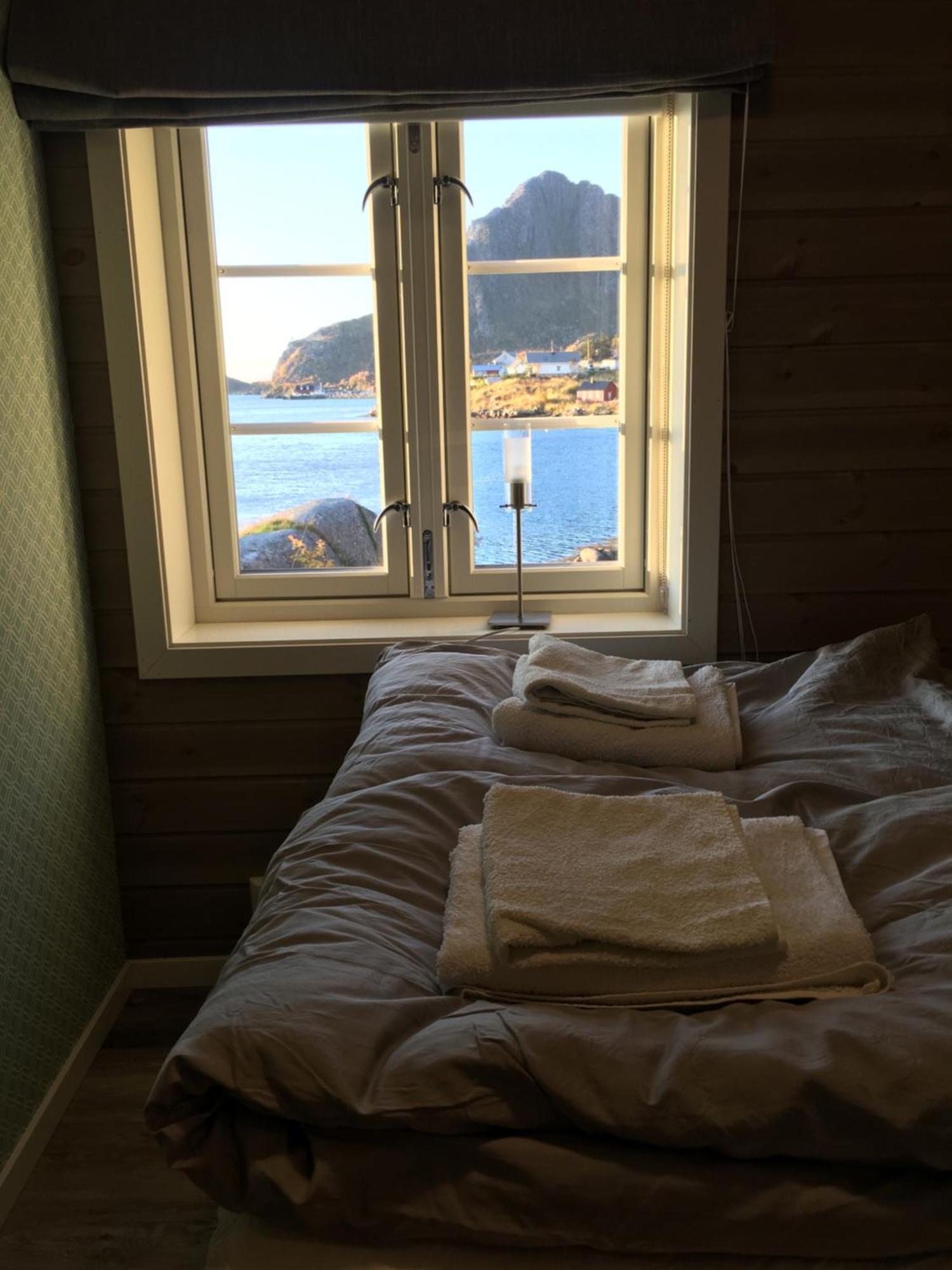 Lofoten Sea Lodge Sennesvik Exterior photo