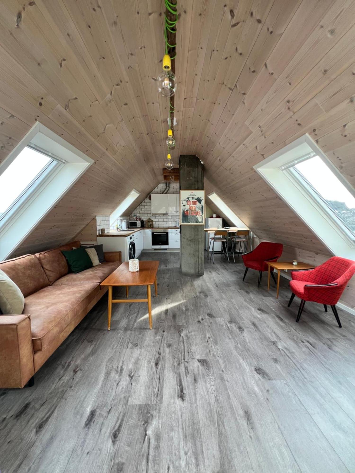 Lofoten Sea Lodge Sennesvik Exterior photo